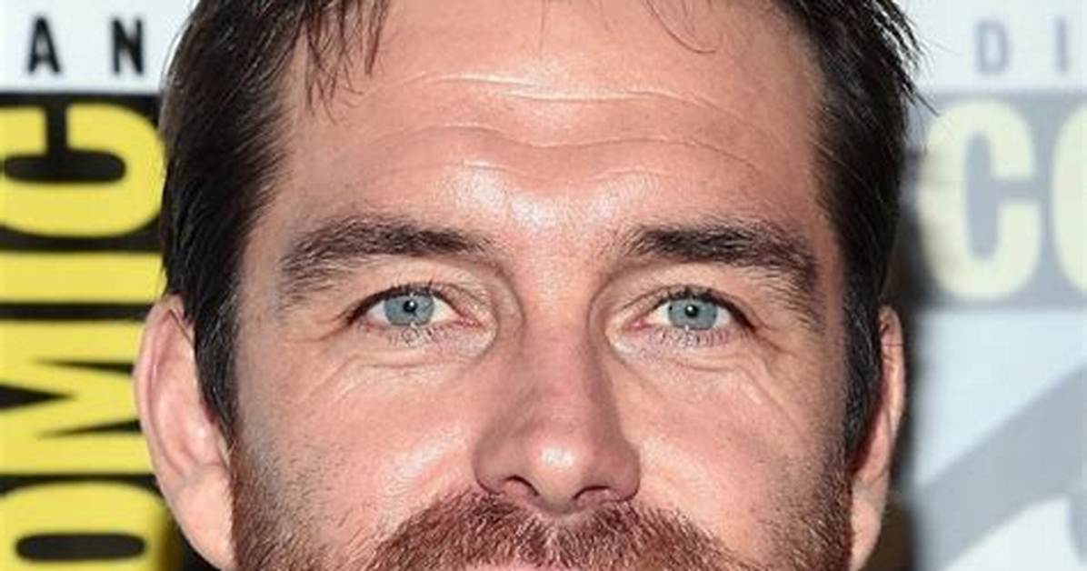 Antony Starr's Mesmerizing Blue Eyes: a Striking Feature